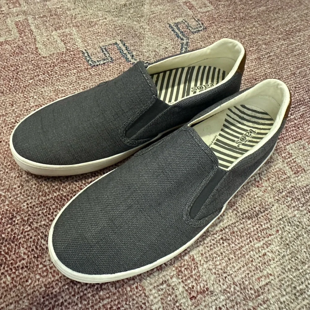 Taos slip on grey hutch hut canvas preppy sneakers men’s 9.5